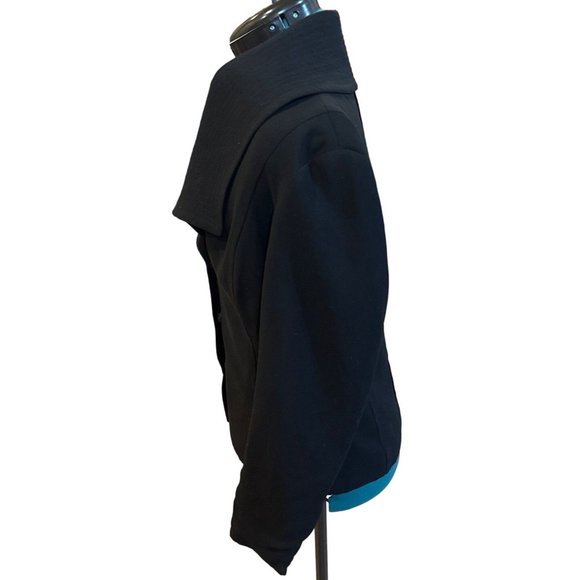 Harold's Jacket Blazer Solid Black Color 3-Button w/Notch Lapel Neckline Size 10 - Picture 3 of 15